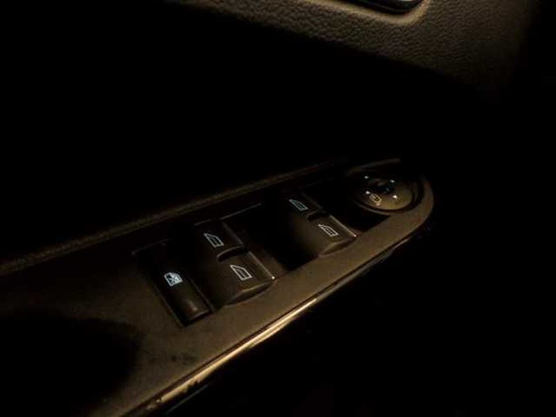Ford B-Max Titanium +Navi+Kamera+Allwetter+PDC+SHZ+