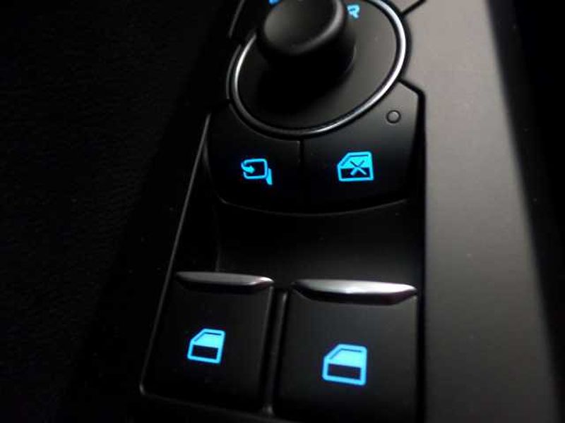 Ford Focus ST-Line  +LED+Adapt. Tempo+Fahr-Assist+WR